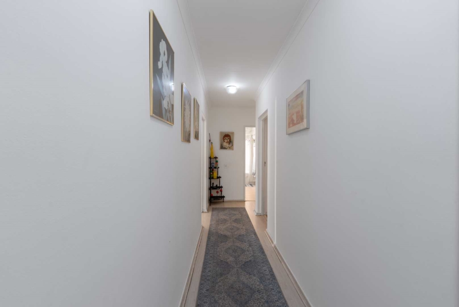 3 Bedroom Property for Sale in Sea Point Western Cape